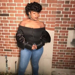 Meet your Posher, Kenyatta